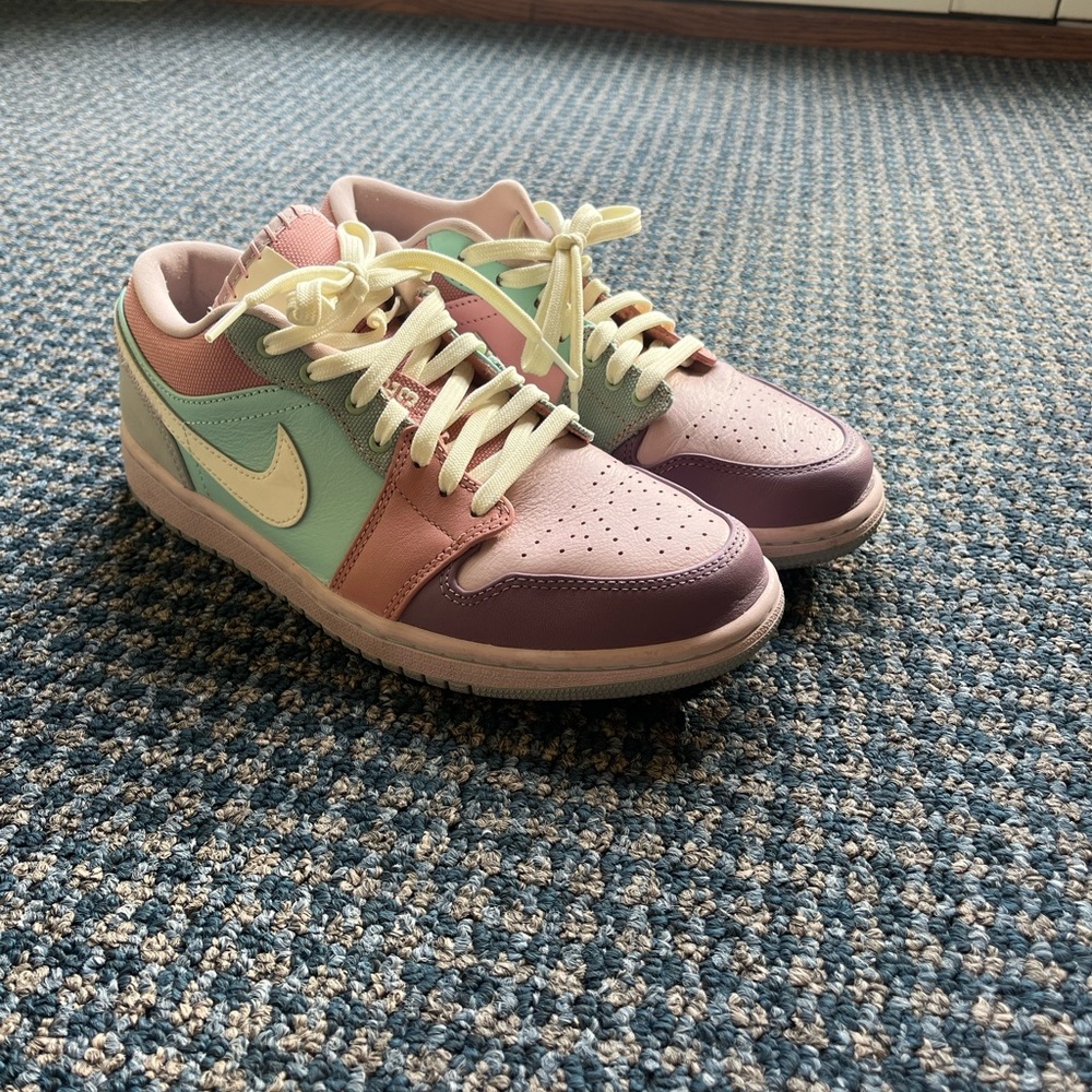 Size 8 men’s, Jordan 1 low “Easter pastel”.